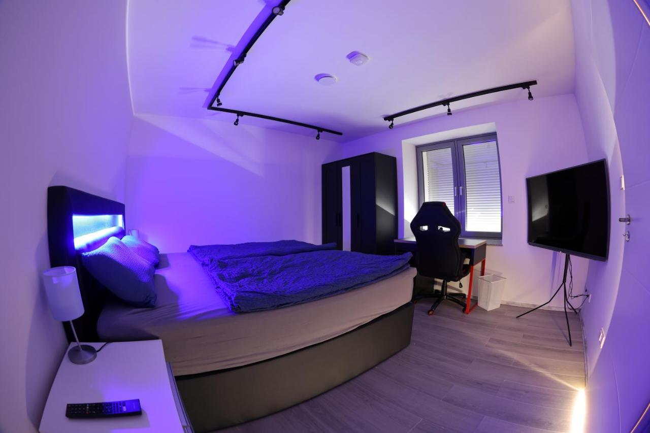 Modern Und Neu, Top Ausstattung Mit Kaffeevollautomat, 2X Netflix-Tv, Lueftungsanlage, Geschirrspueler Wallerfangen Eksteriør billede